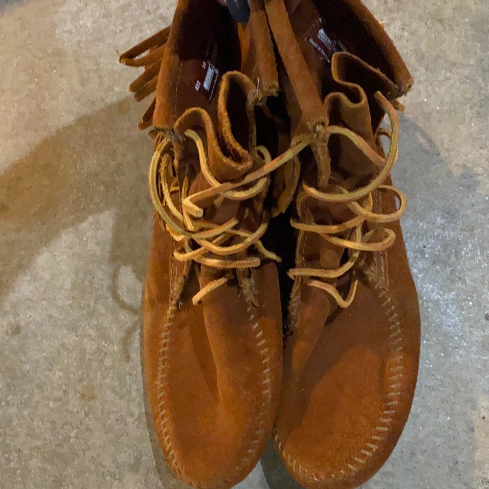 Minnetonka size 10 moccasins
